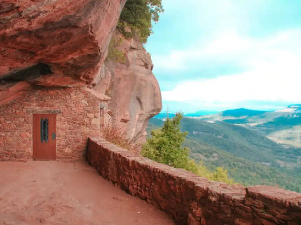 Ermita de l'Abellera a Prades, excursions en família